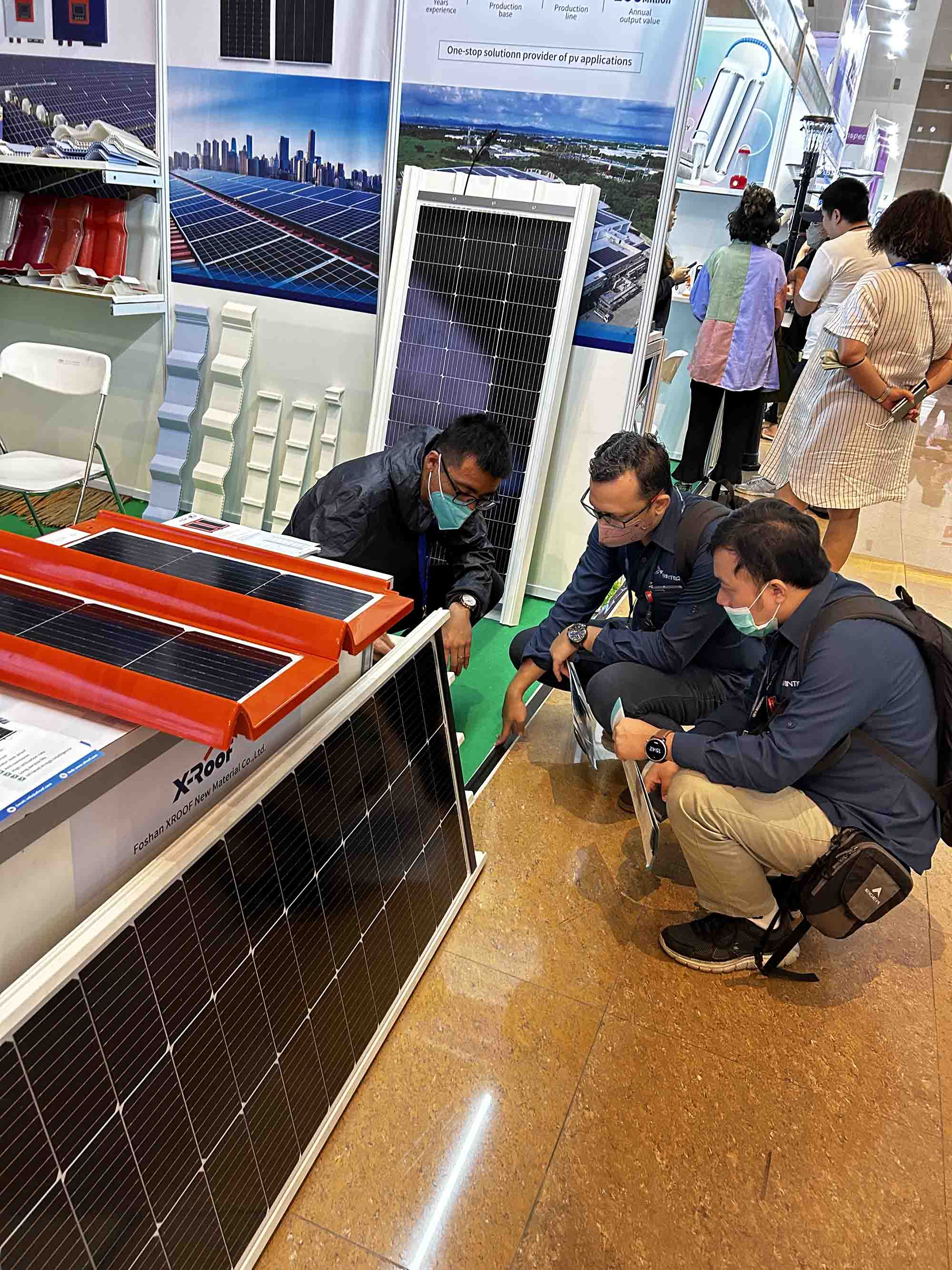XROOF-Brand-BIPV-solar-panel-roof-shown-on-2023-solartech-indonesia.jpg